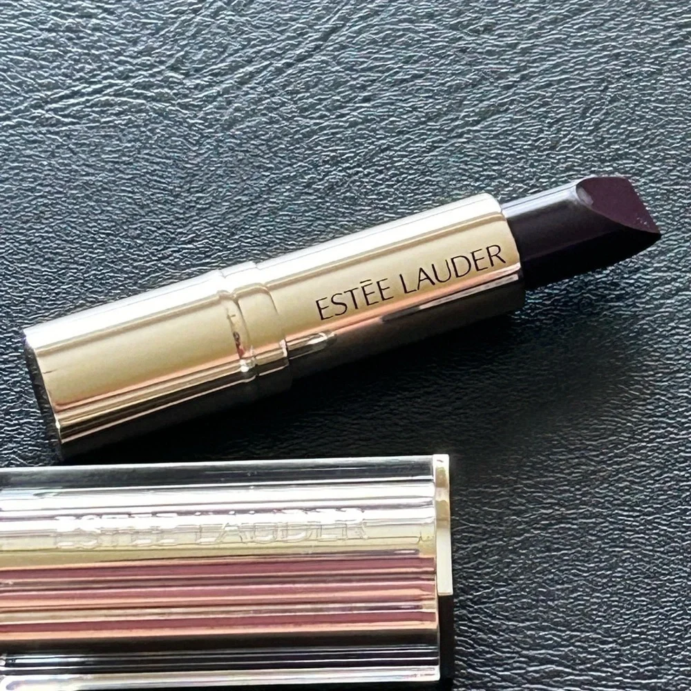 Estée Lauder Pure Color Love LIPSTICK 420 UP BEET (a deep purple matte) BOXED